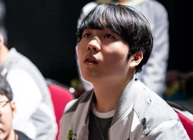 九游-Rookie回归赛场，精彩发挥首场状态亮眼，拜仁观众沸腾！的简单介绍